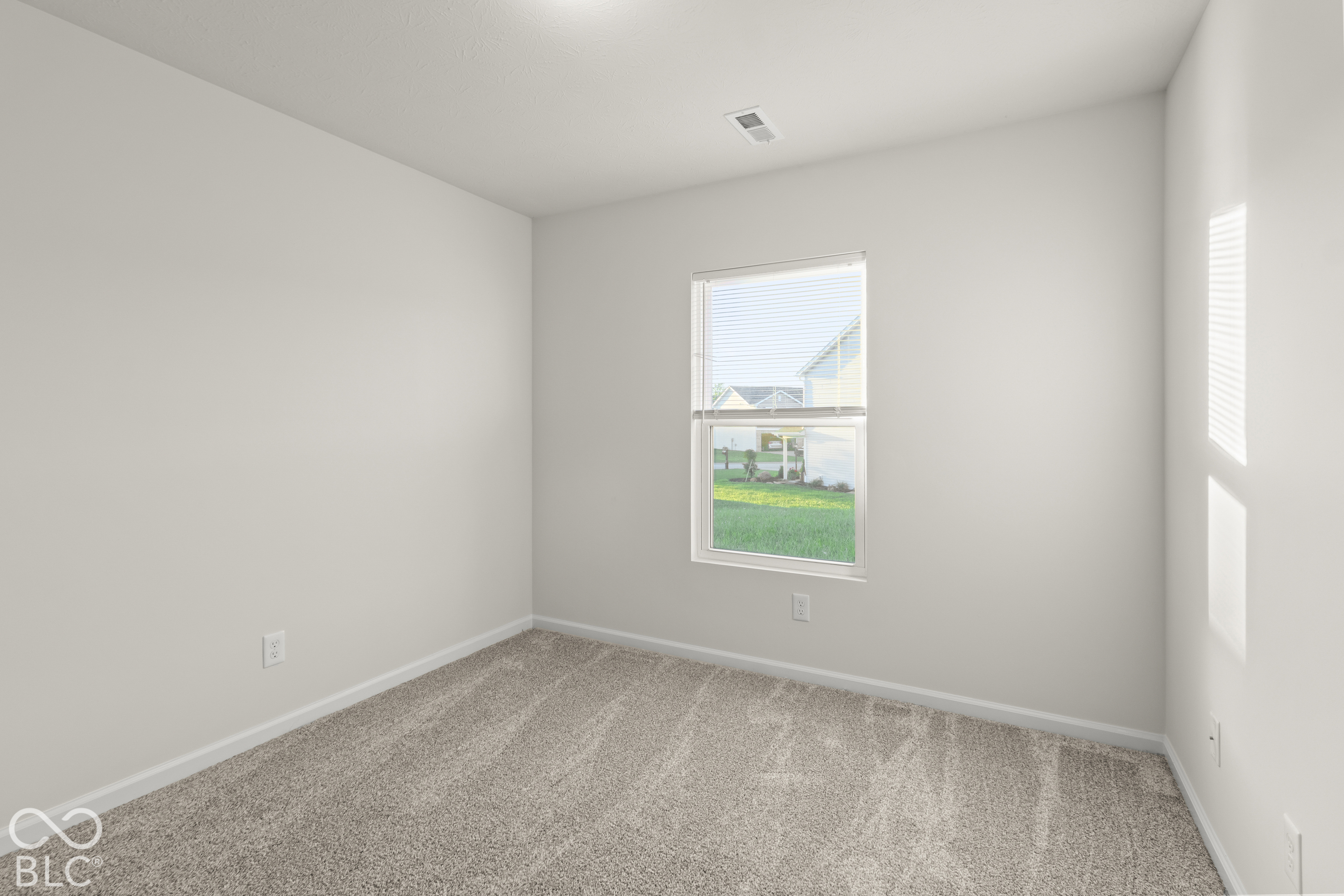 1514 E Holly