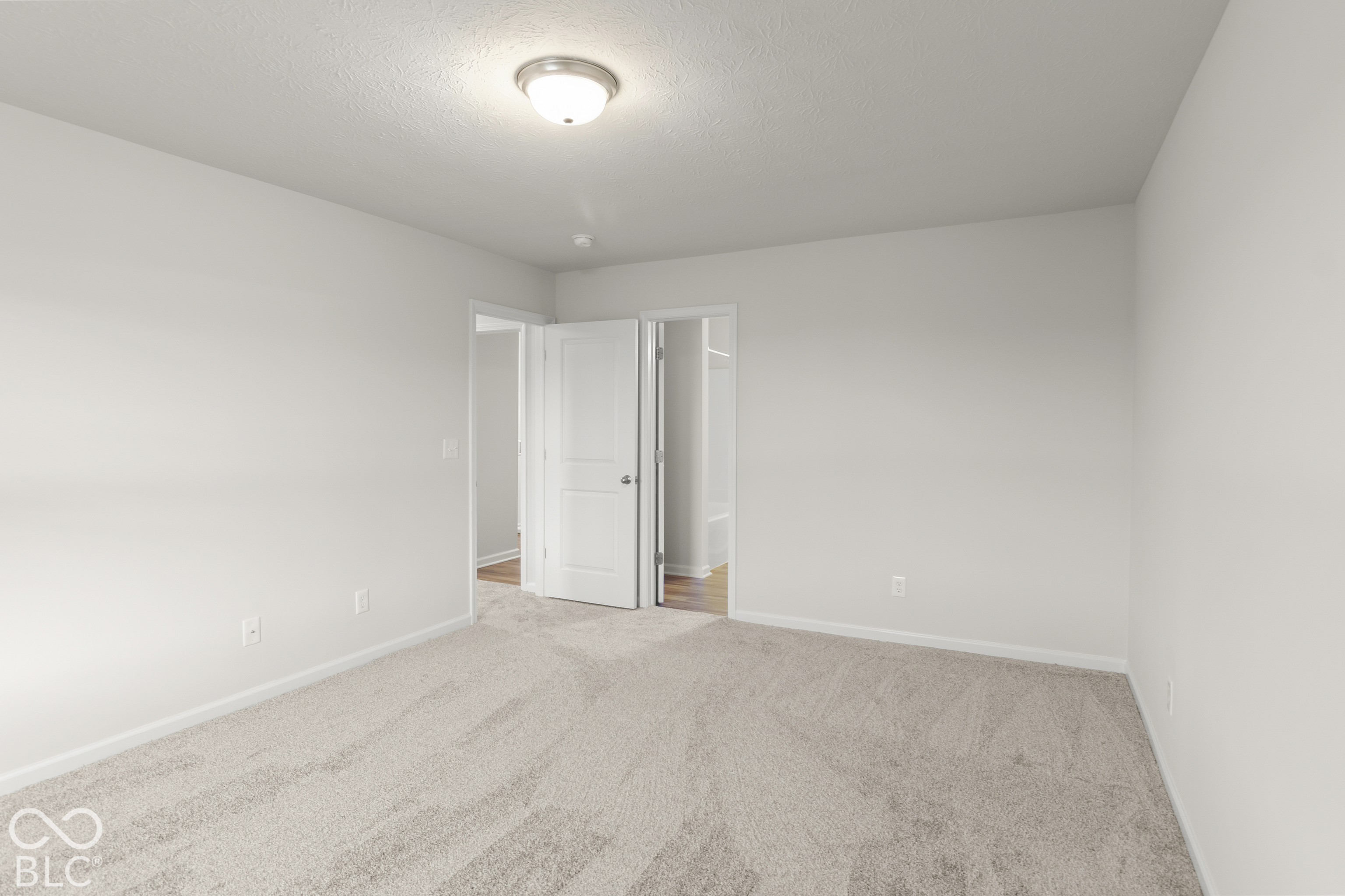 1514 E Holly