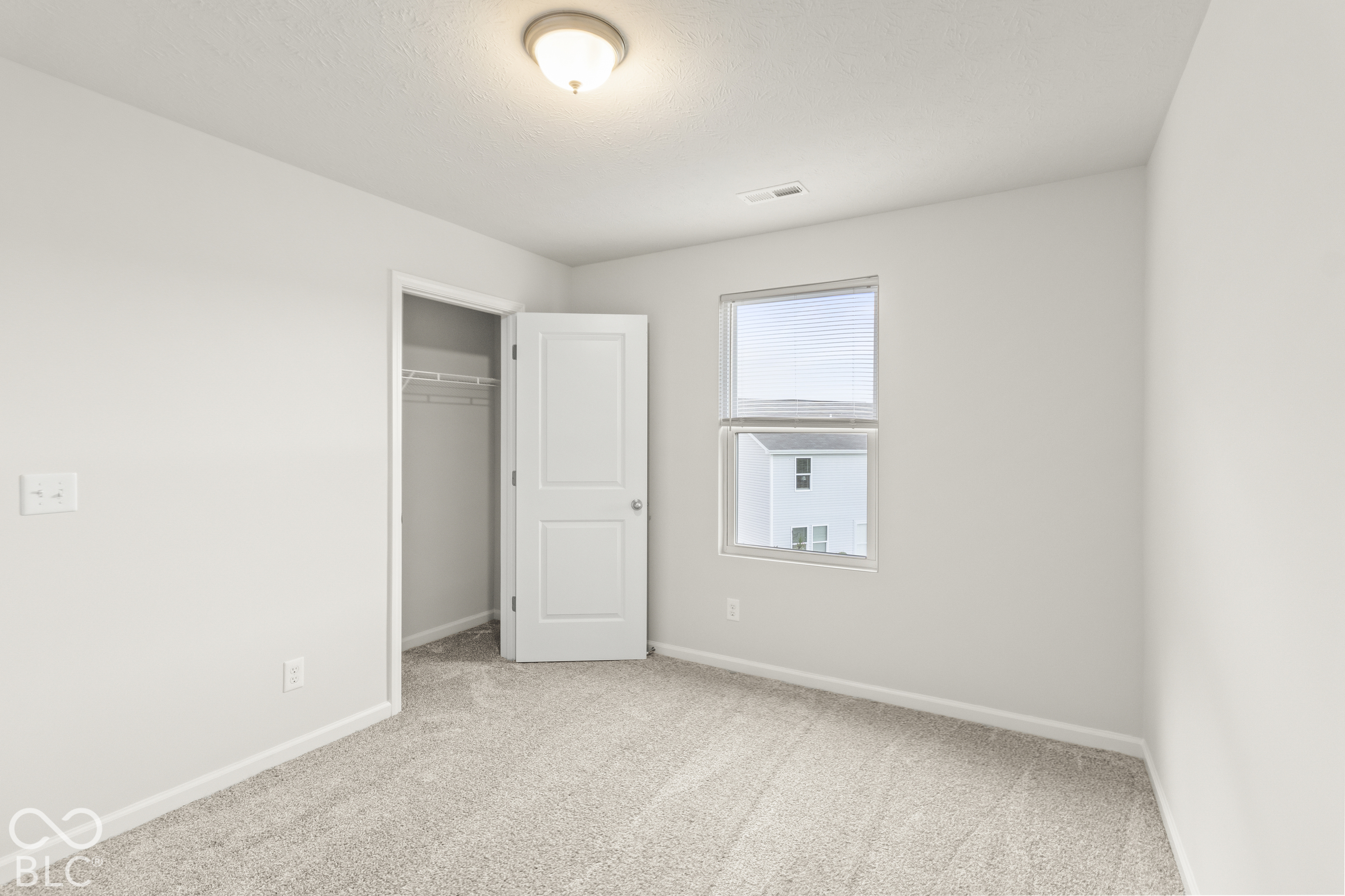 1514 E Holly