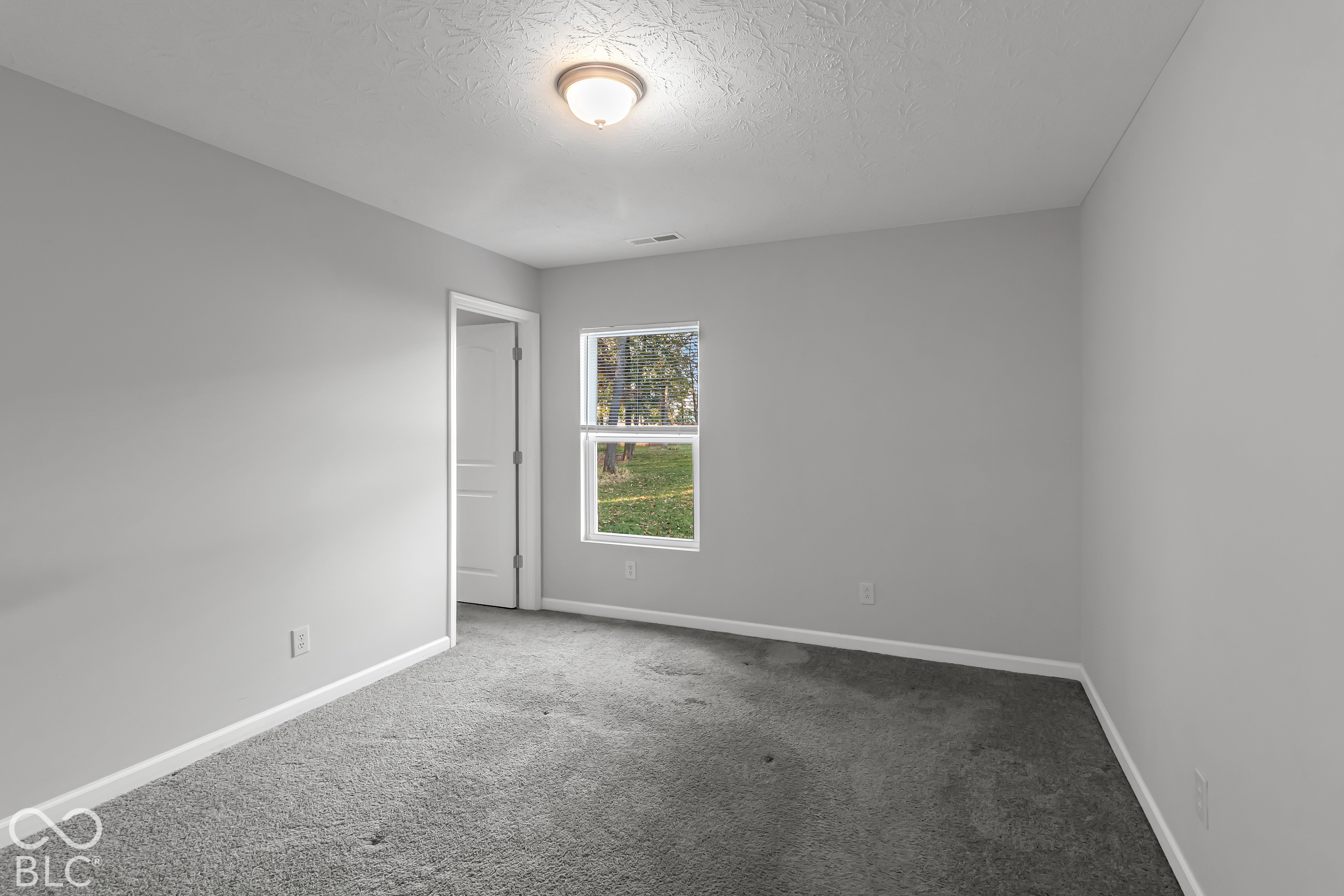 2632 S Crane Pond