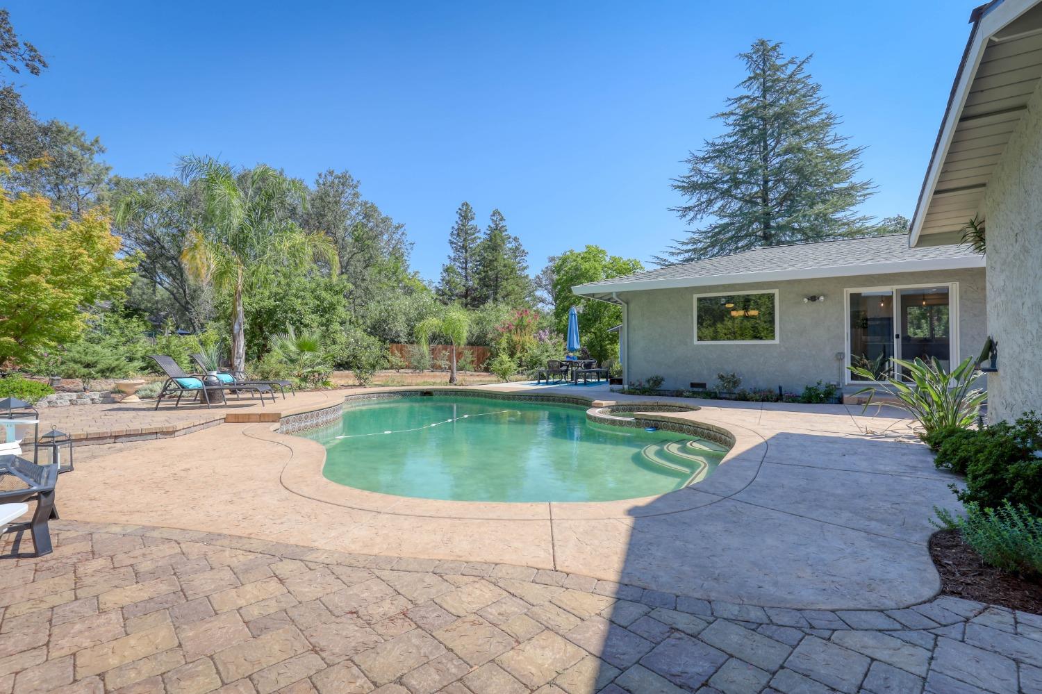 8266 Royall Oaks Drive