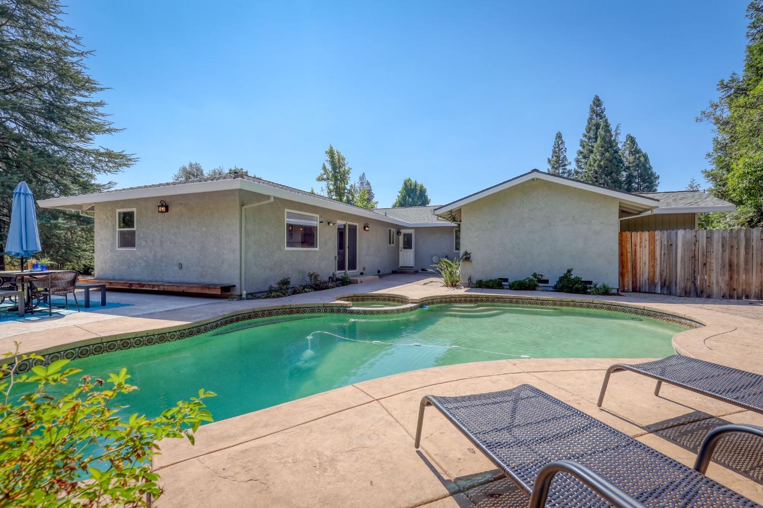 8266 Royall Oaks Drive