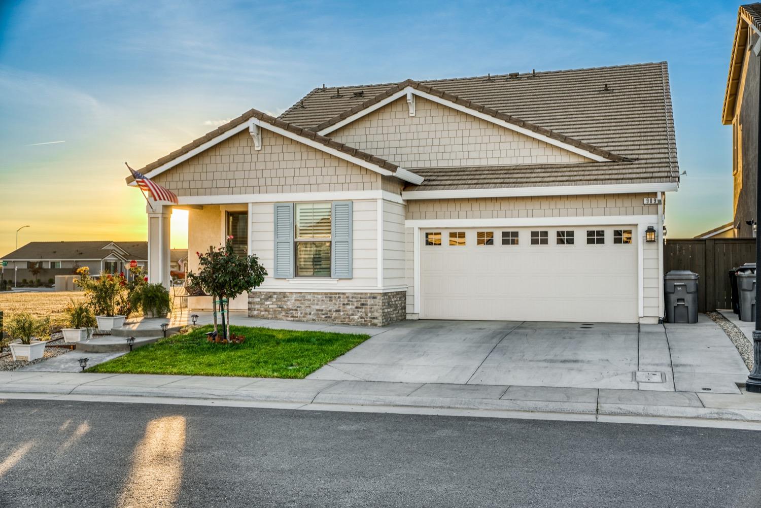 909 Marine Blue Court