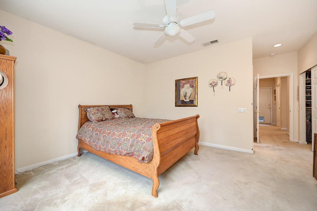 845 Dogwood Loop