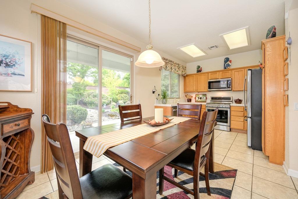 845 Dogwood Loop
