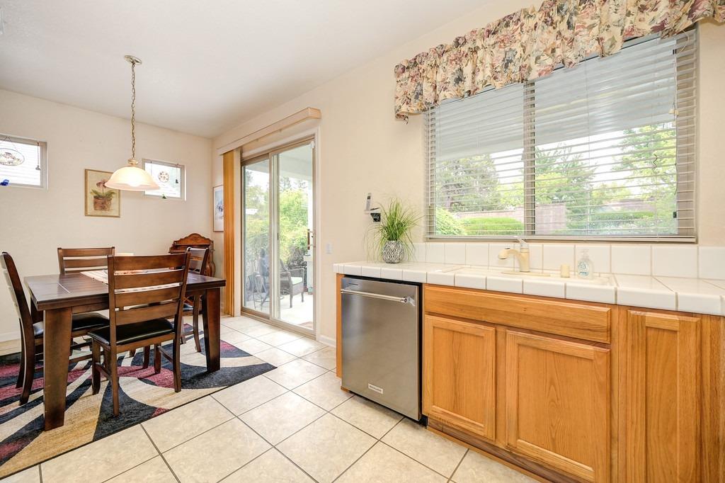 845 Dogwood Loop
