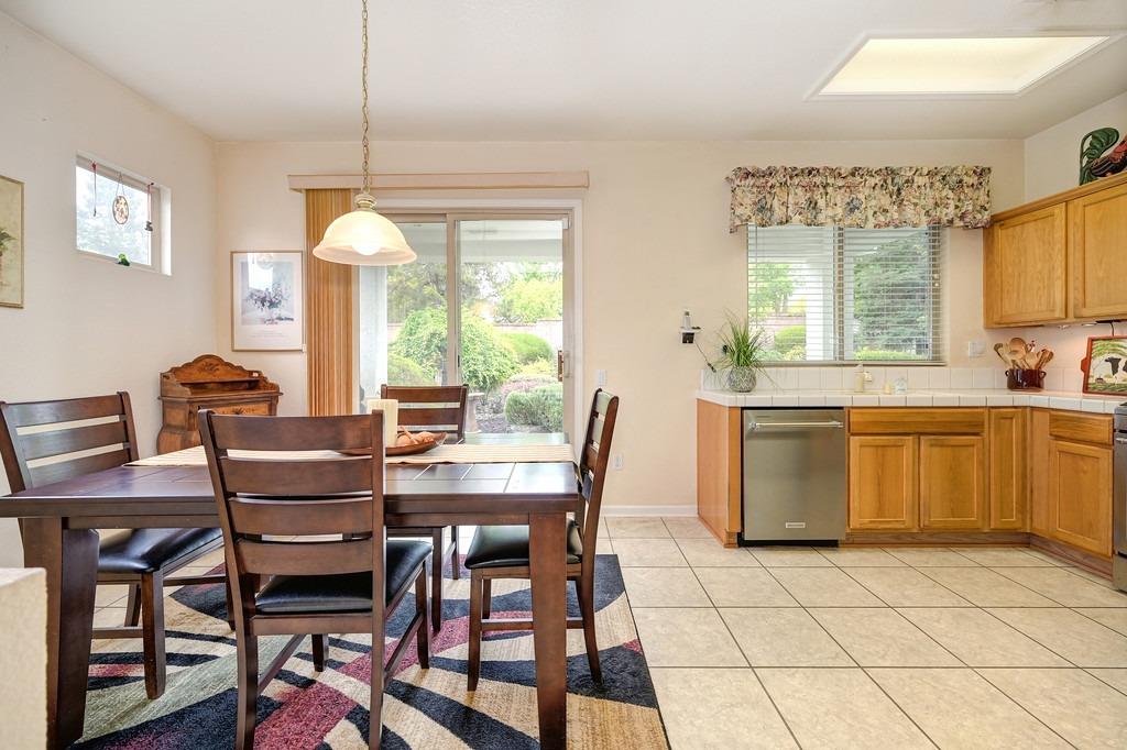 845 Dogwood Loop