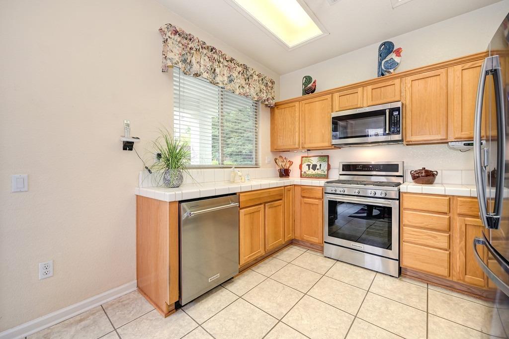 845 Dogwood Loop