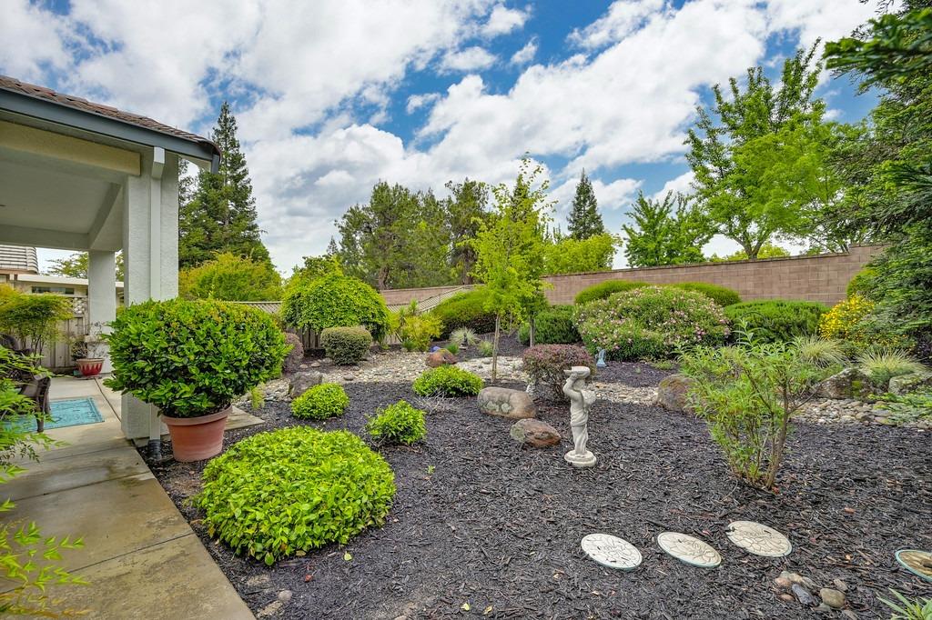 845 Dogwood Loop