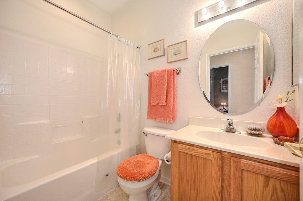 845 Dogwood Loop