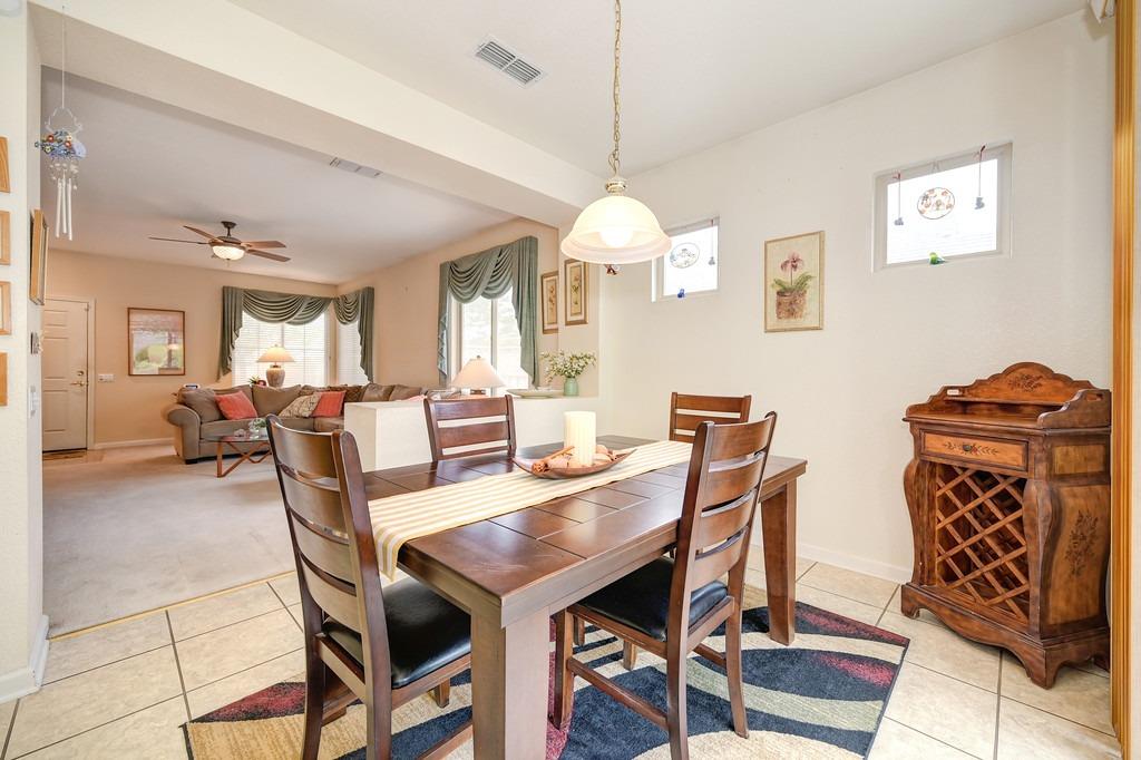 845 Dogwood Loop