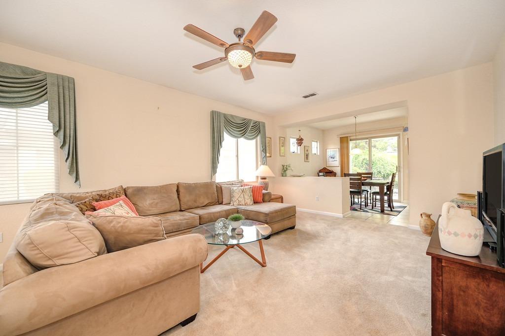 845 Dogwood Loop