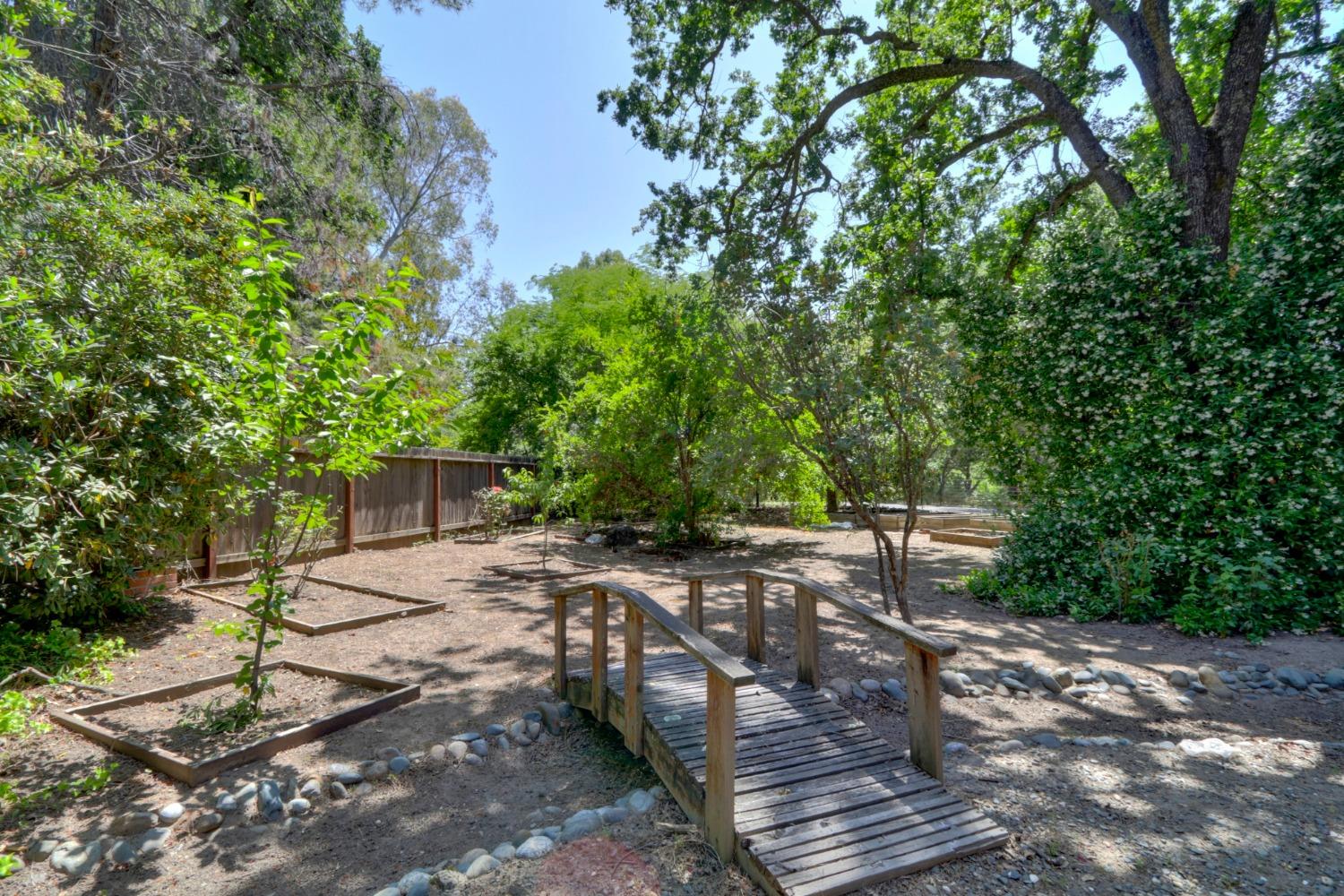 6810 Bell Drive