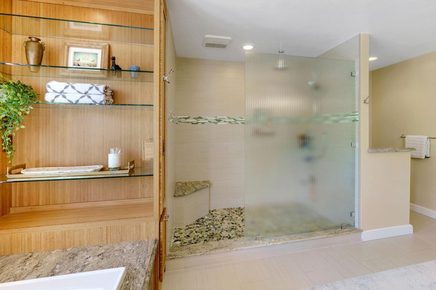 3832 W Land Park Drive