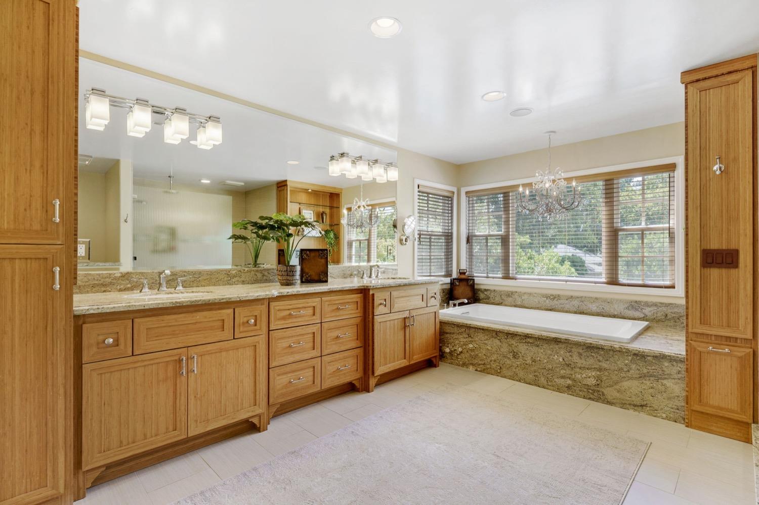 3832 W Land Park Drive