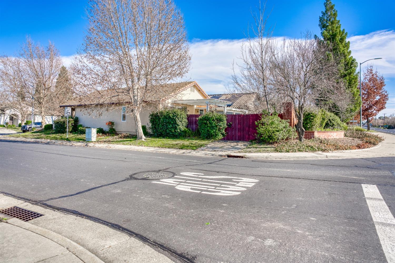1597 Arncliffe Way
