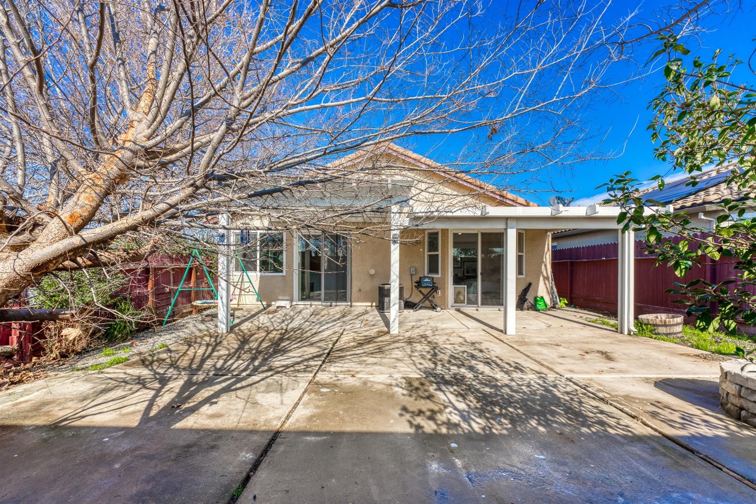 1597 Arncliffe Way