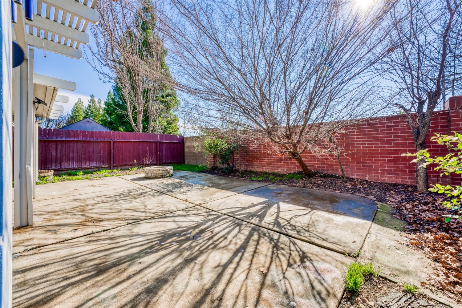 1597 Arncliffe Way