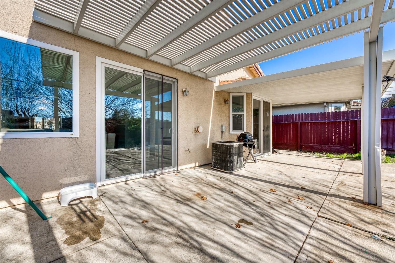 1597 Arncliffe Way