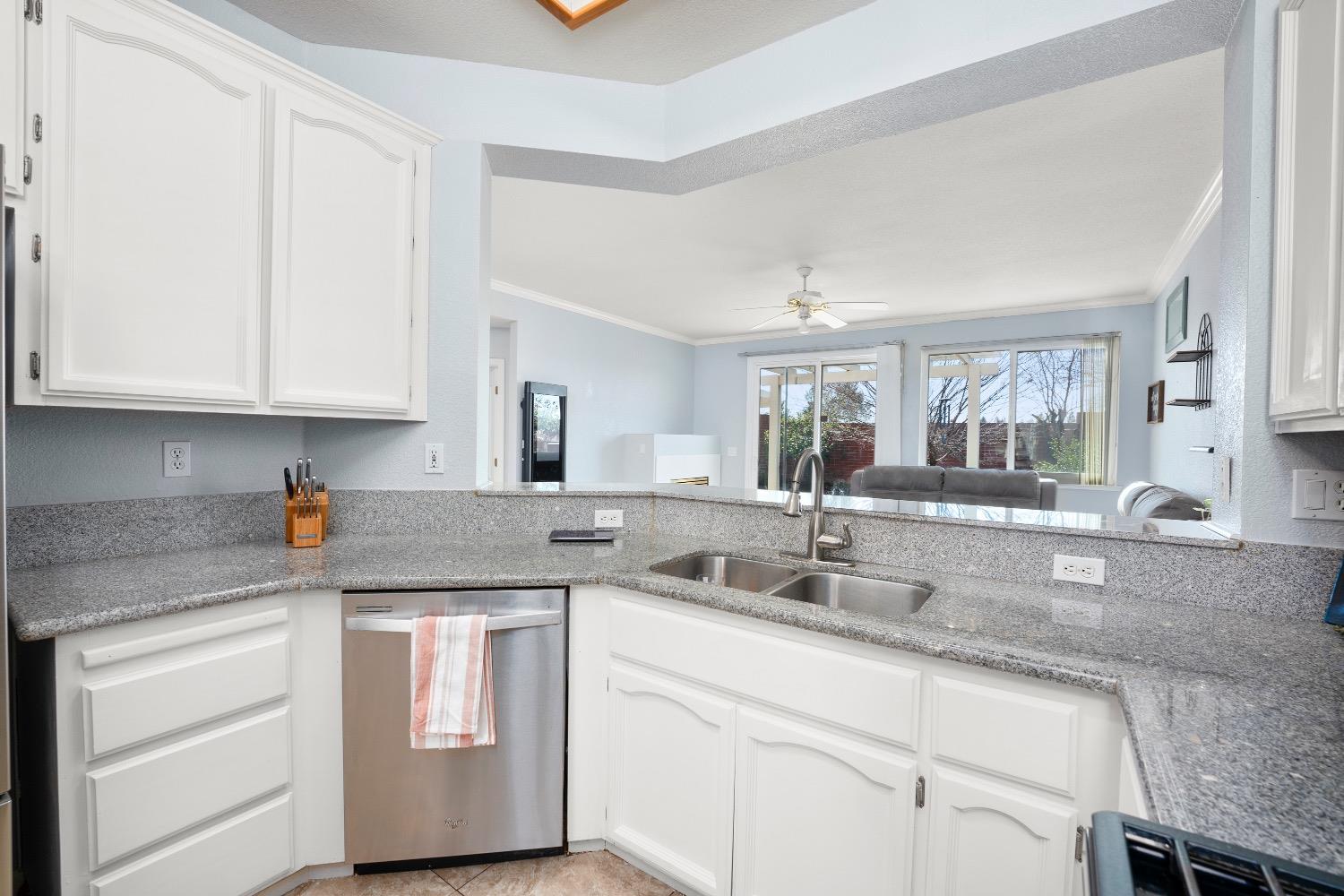 1597 Arncliffe Way