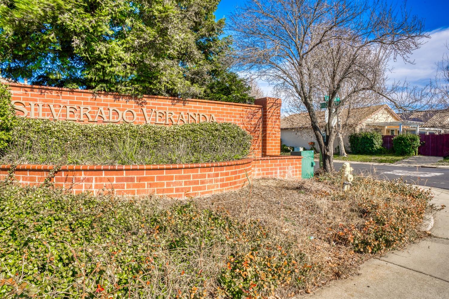 1597 Arncliffe Way