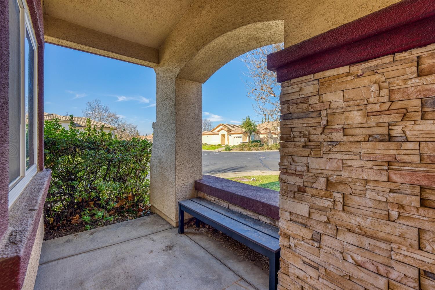 1597 Arncliffe Way