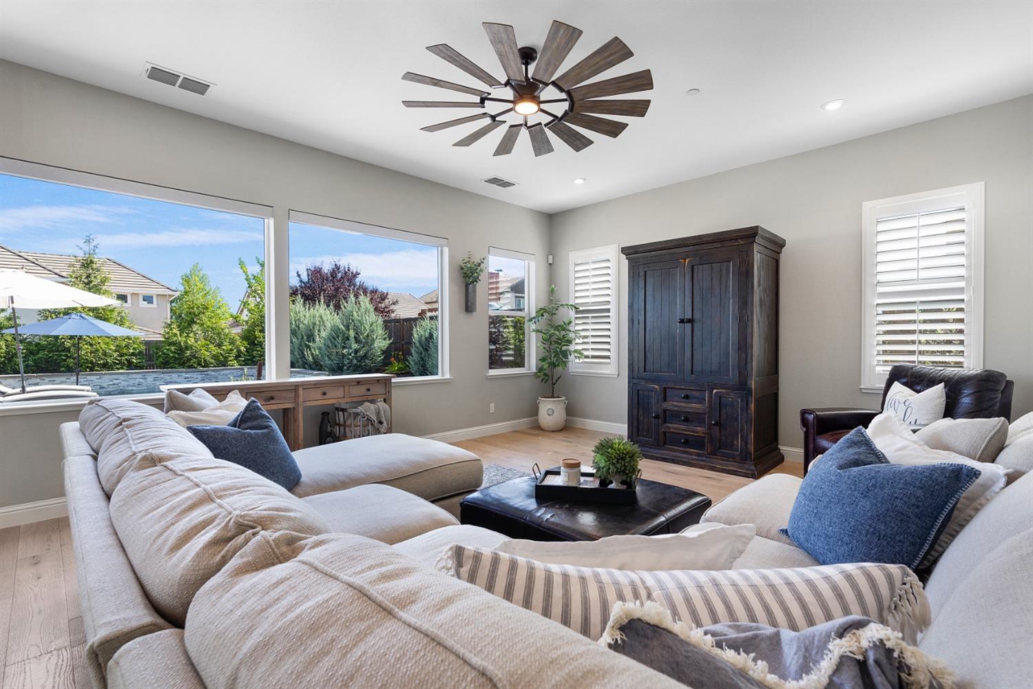 5420 Coulter Court