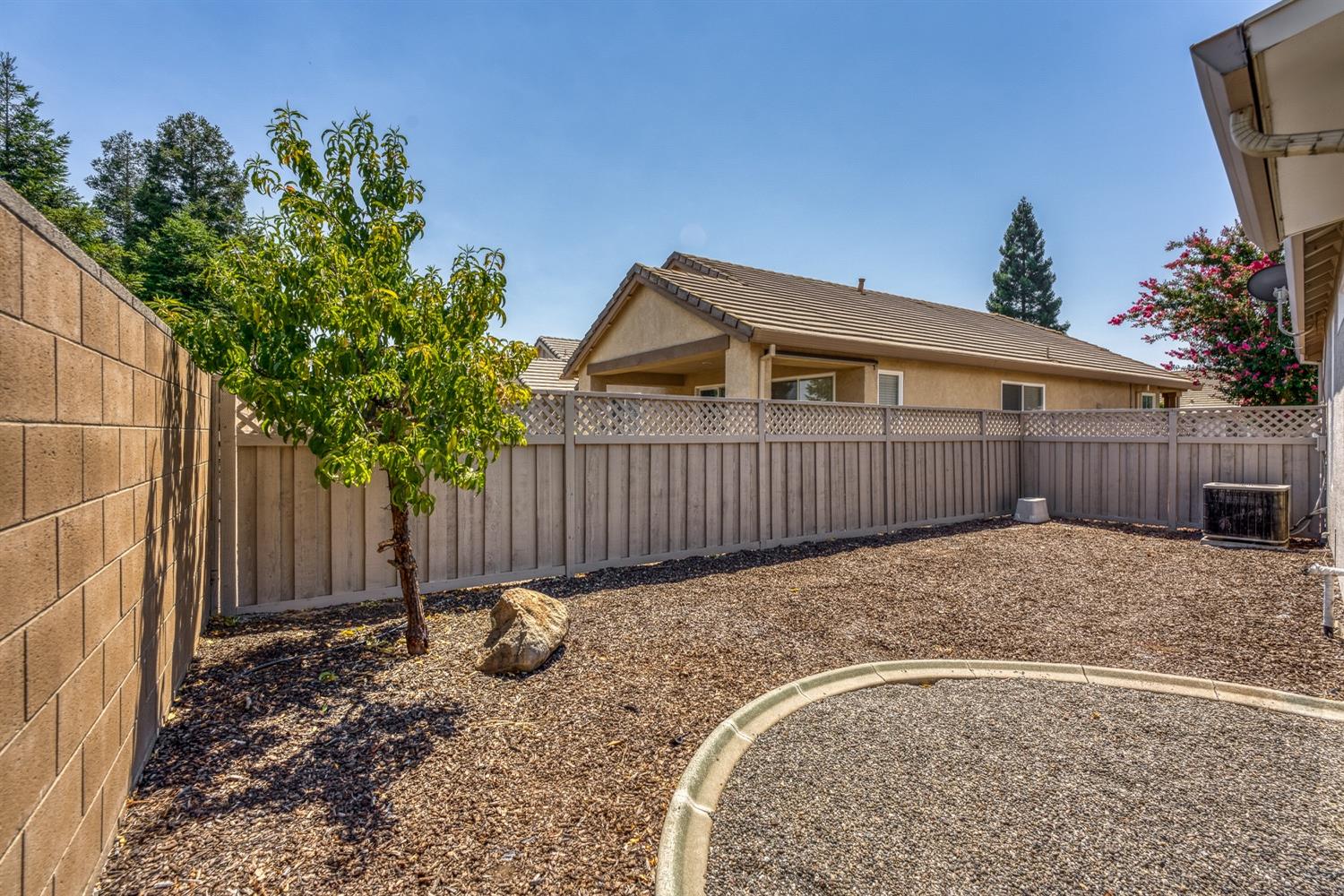 7453 Apple Hollow Loop