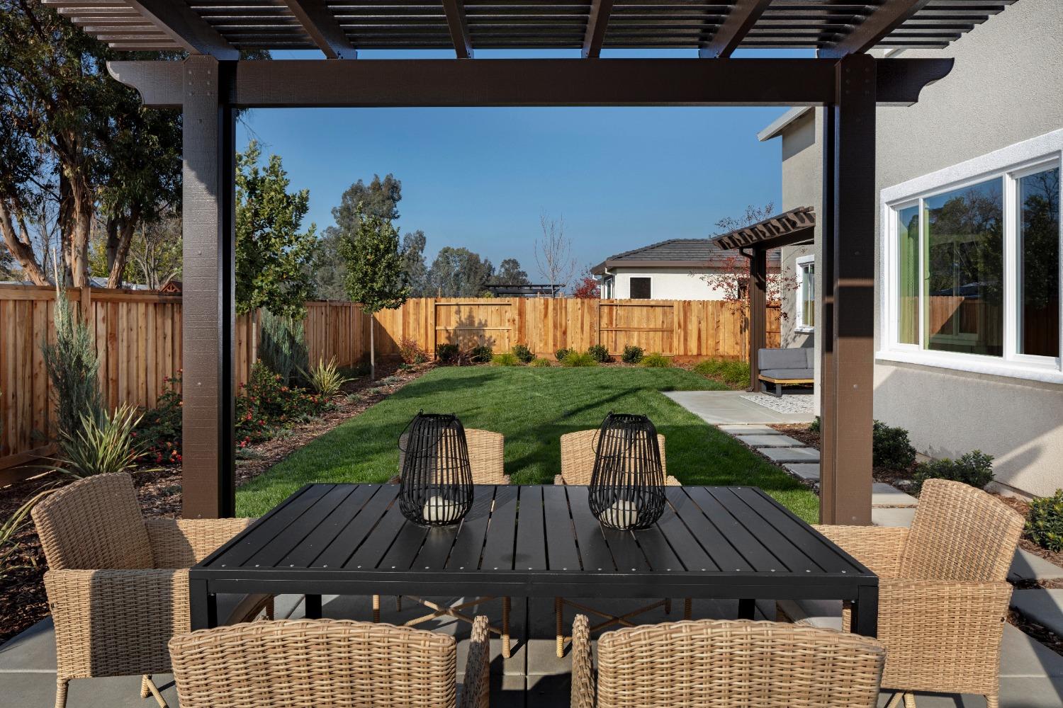 517 Hollywood Way
