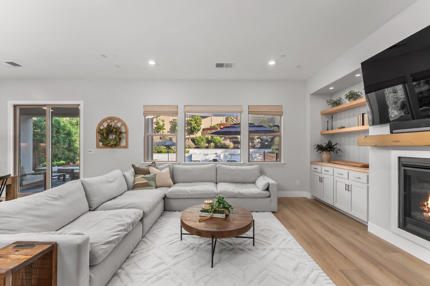 2282 Ranch View Drive