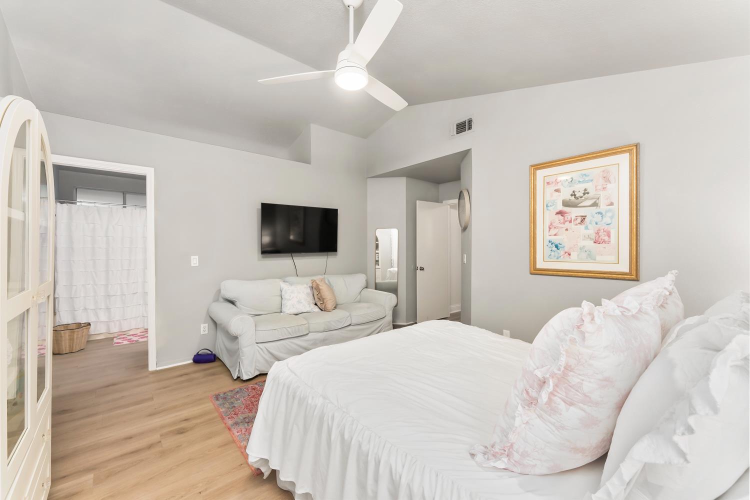 5710 River Run Circle