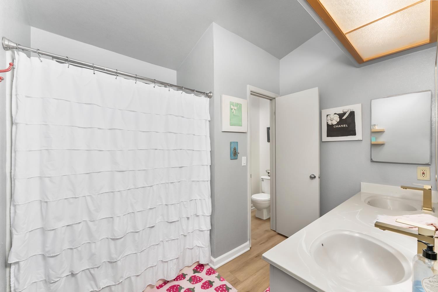 5710 River Run Circle