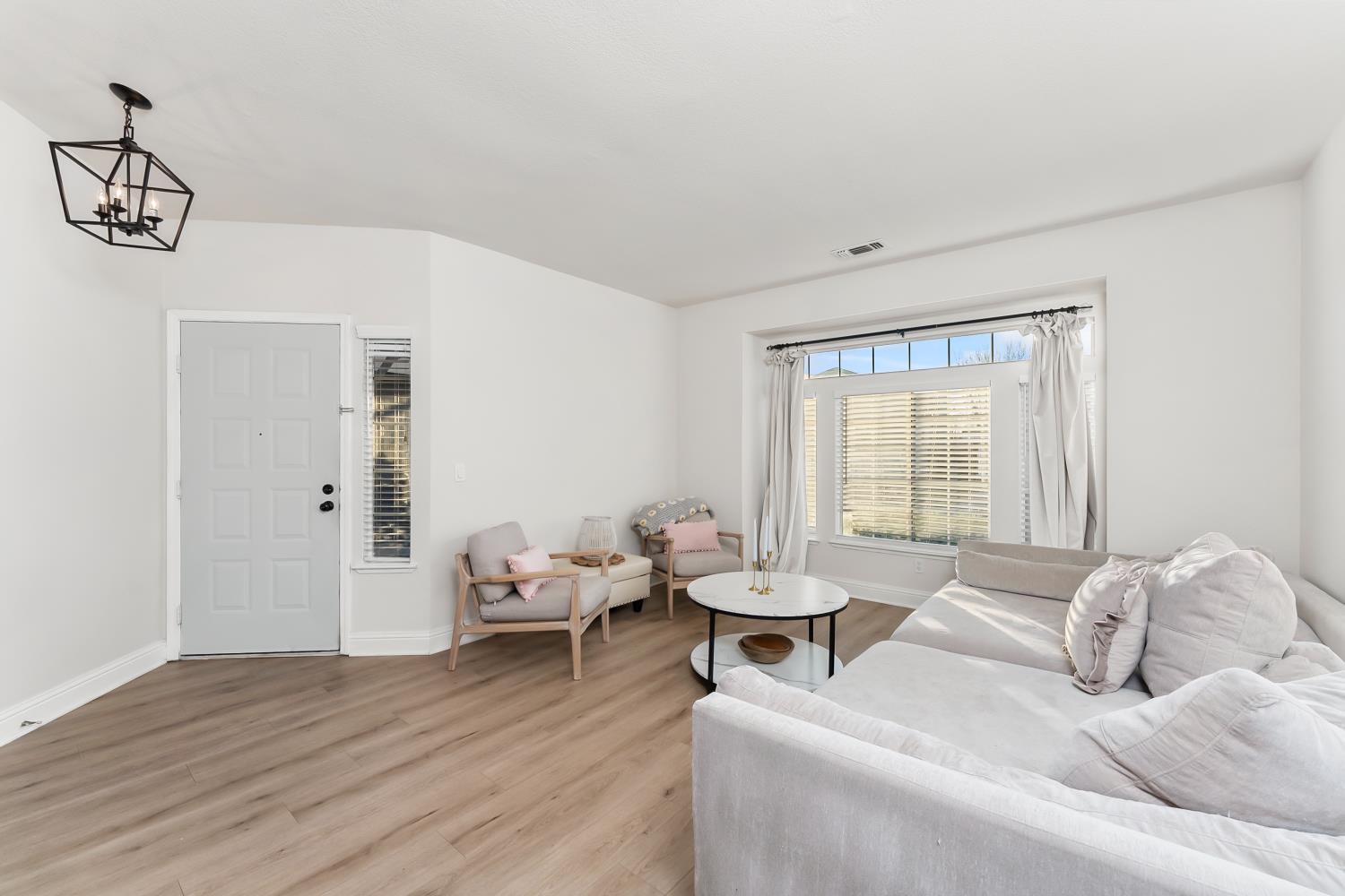 5710 River Run Circle