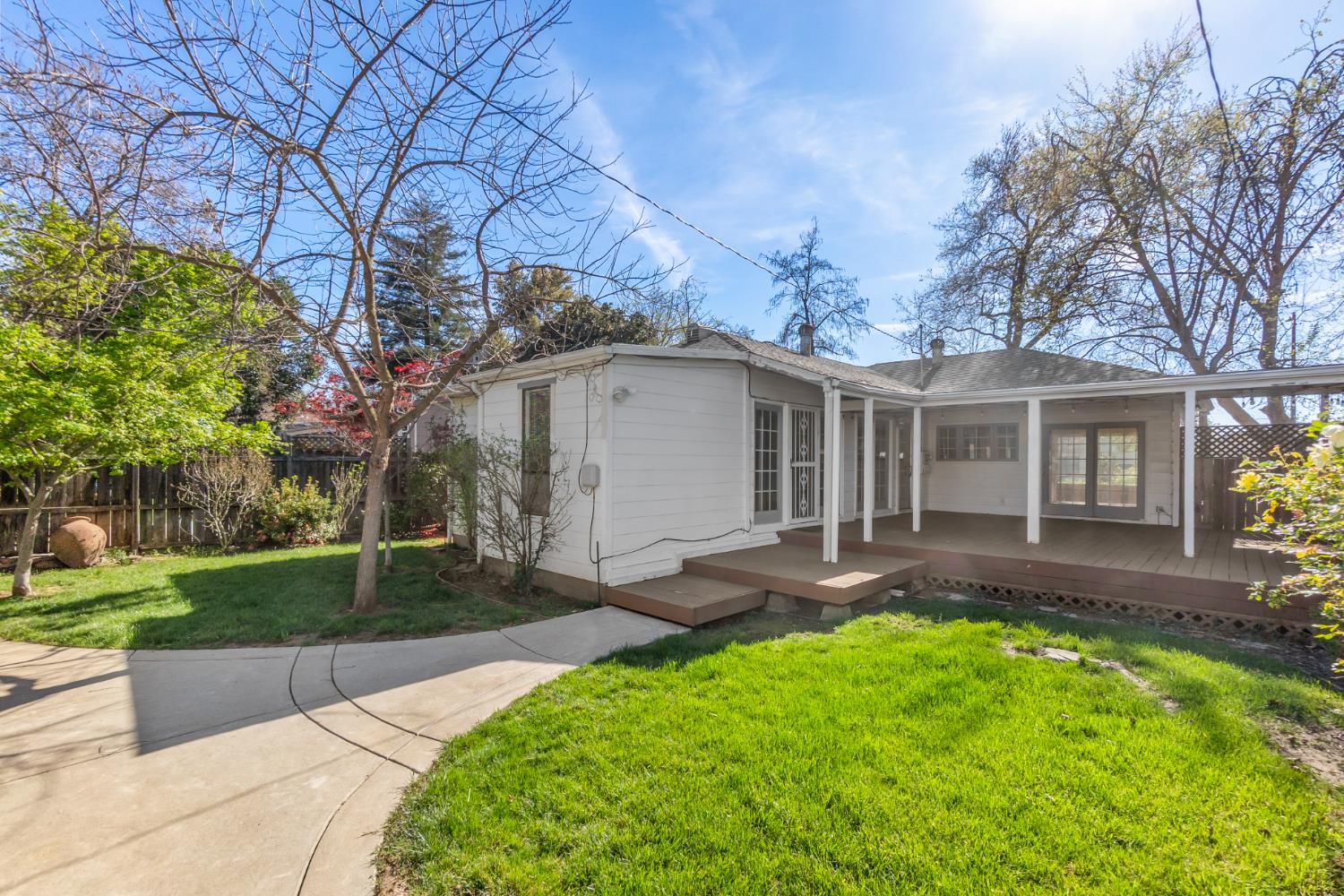512 Encinal Avenue