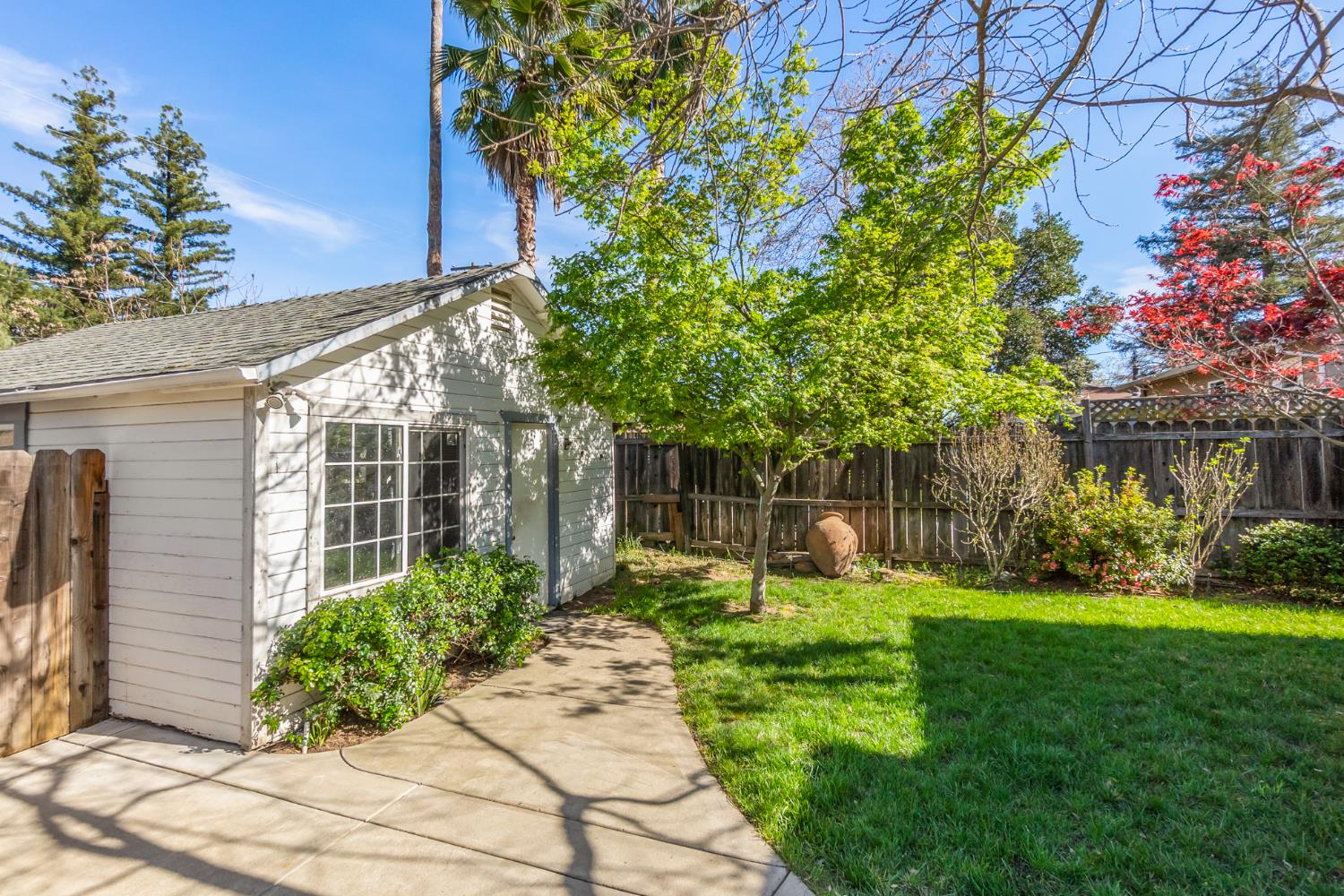 512 Encinal Avenue