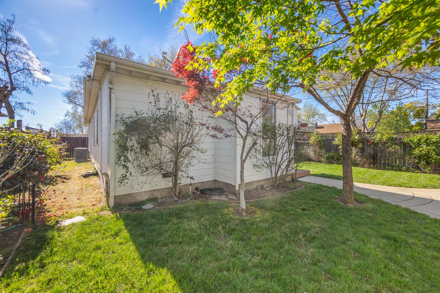 512 Encinal Avenue