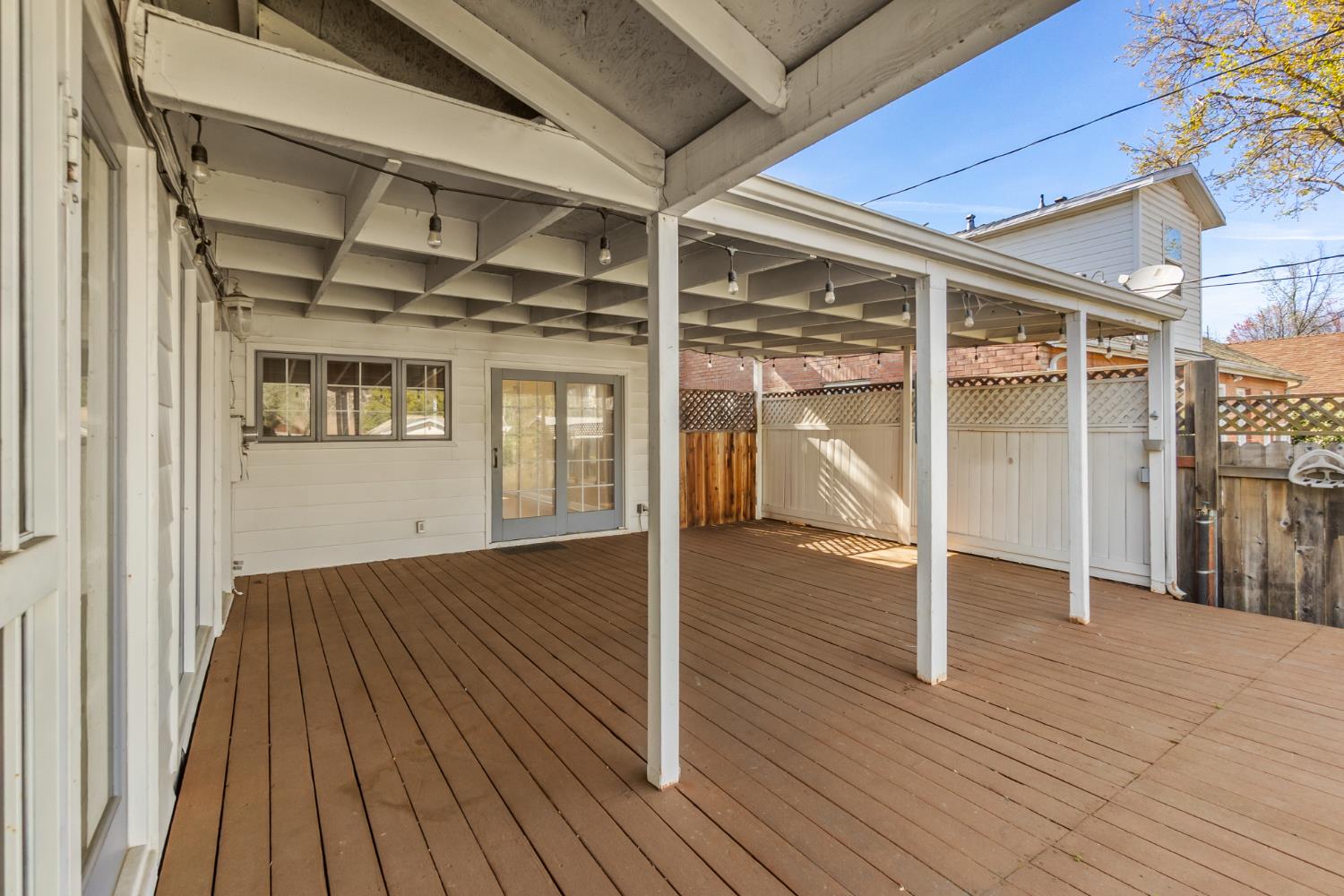 512 Encinal Avenue