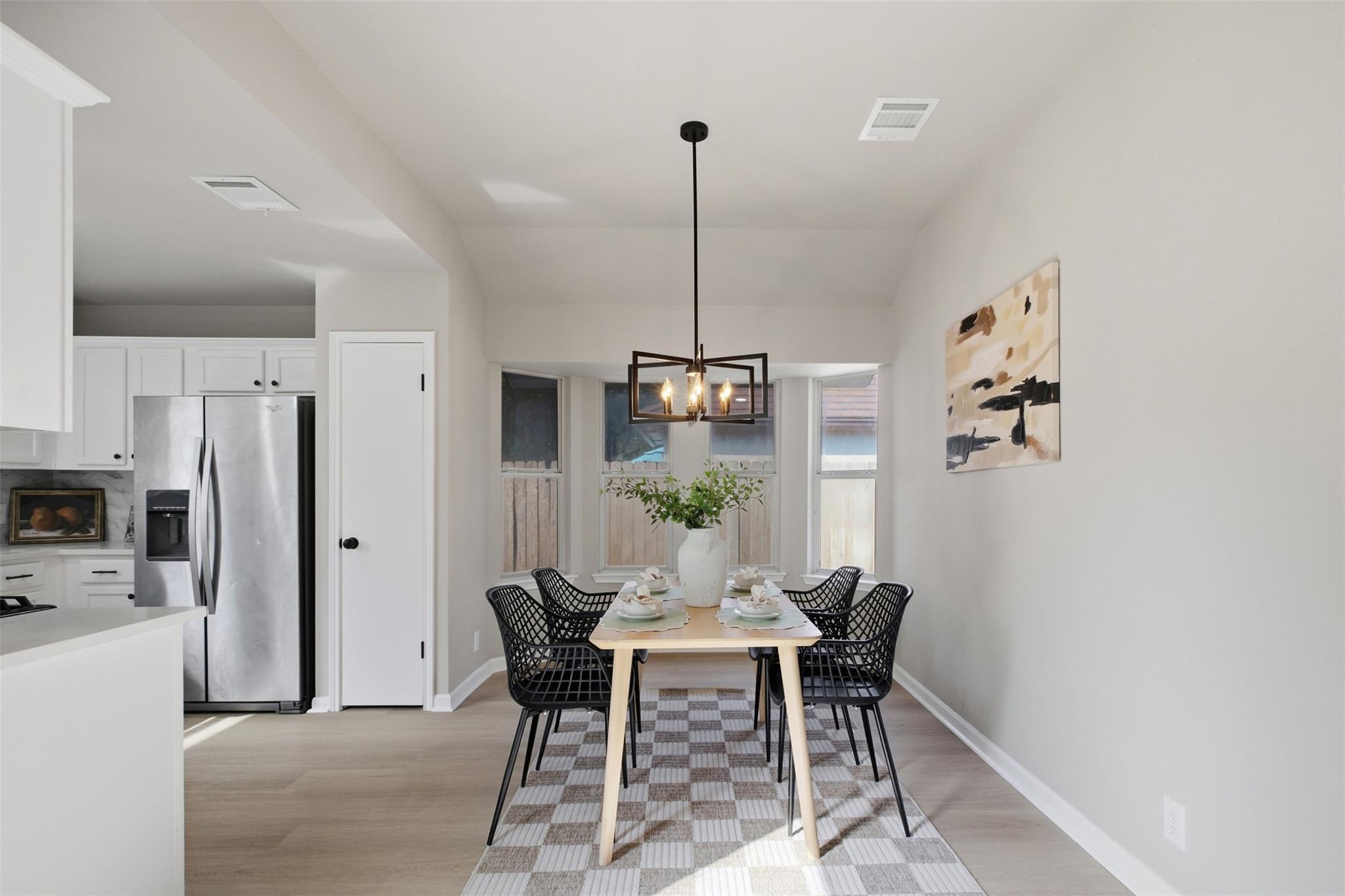 812 HONEYSUCKLE DR