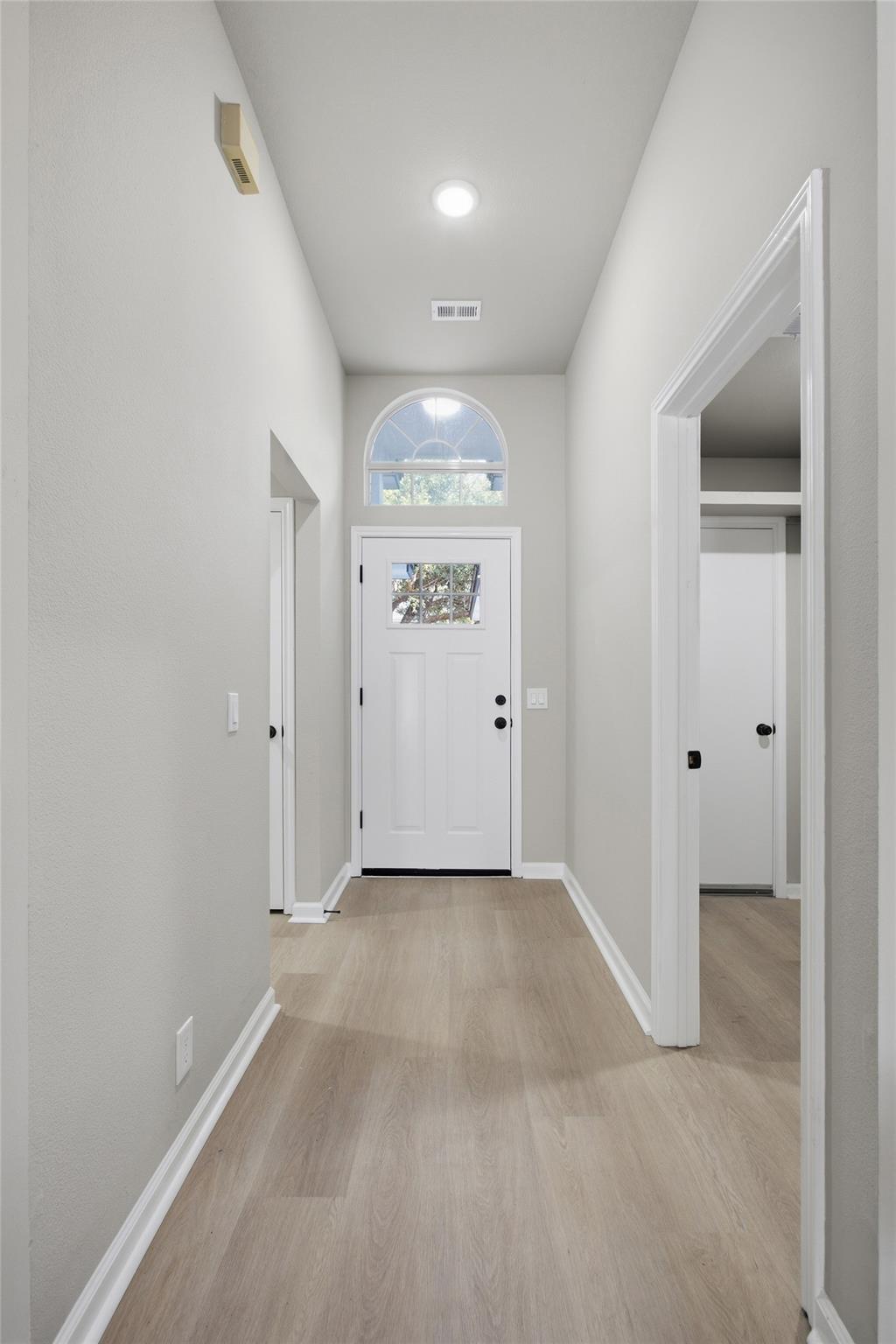 812 HONEYSUCKLE DR