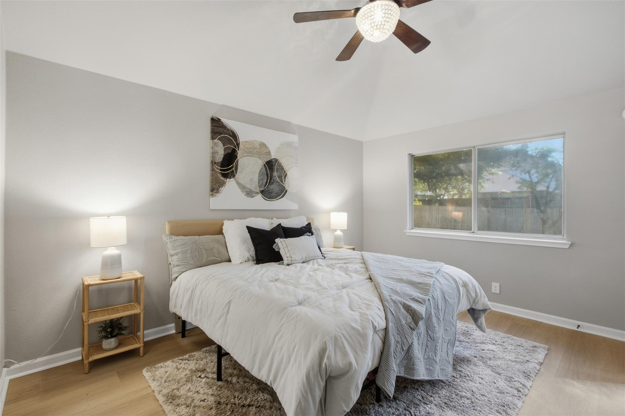 812 HONEYSUCKLE DR