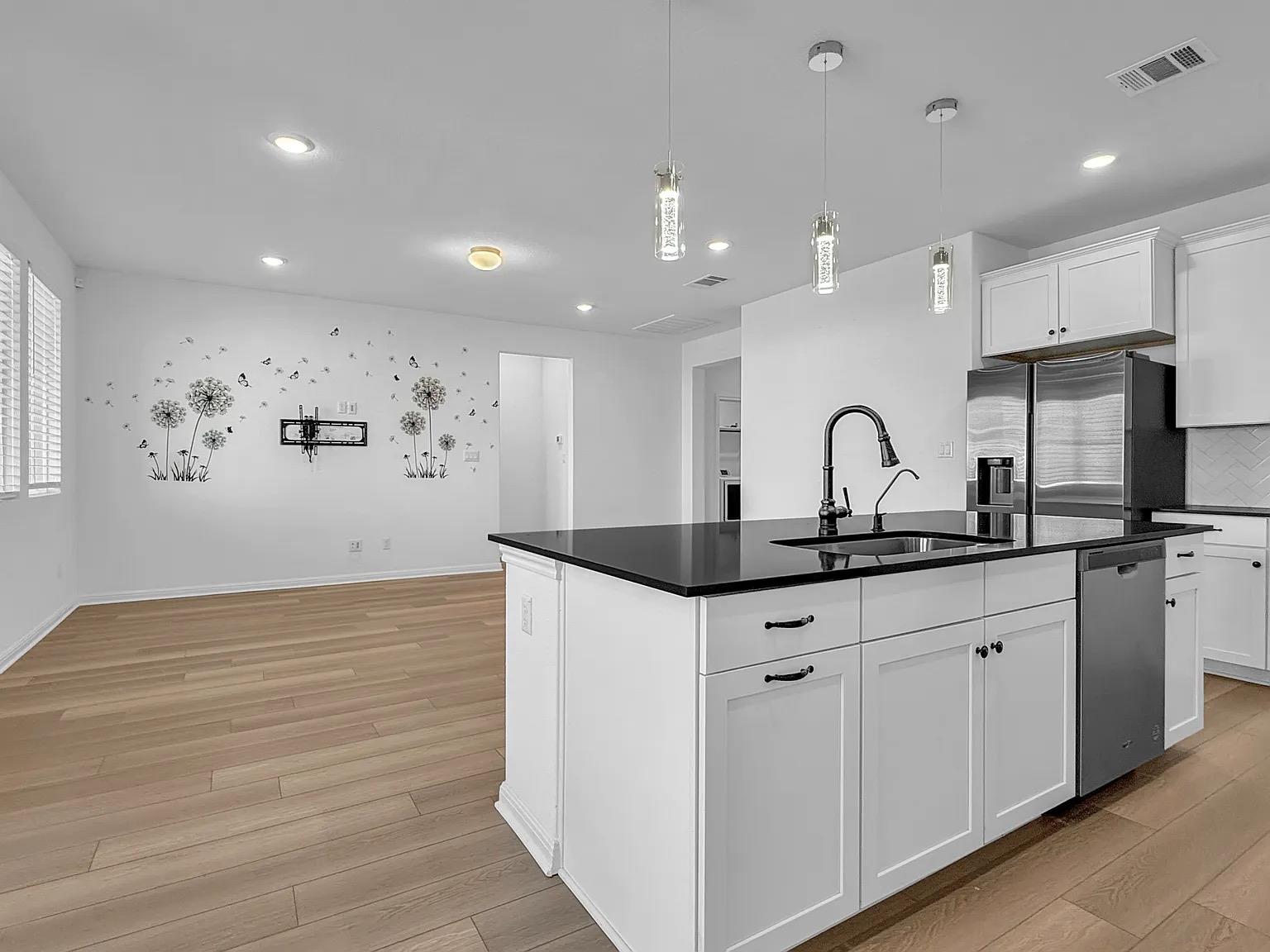 2608 Emerson TRL