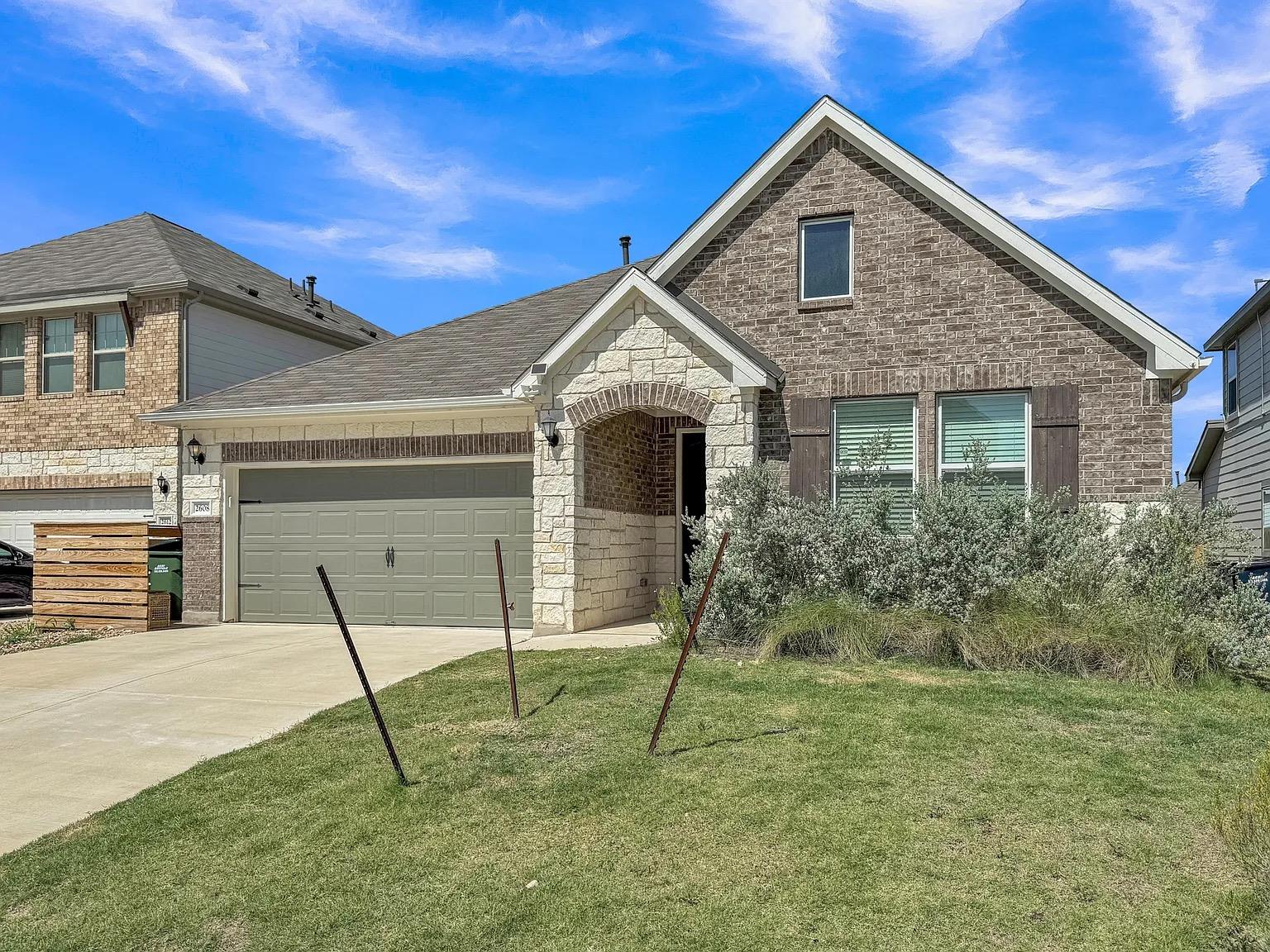 2608 Emerson TRL