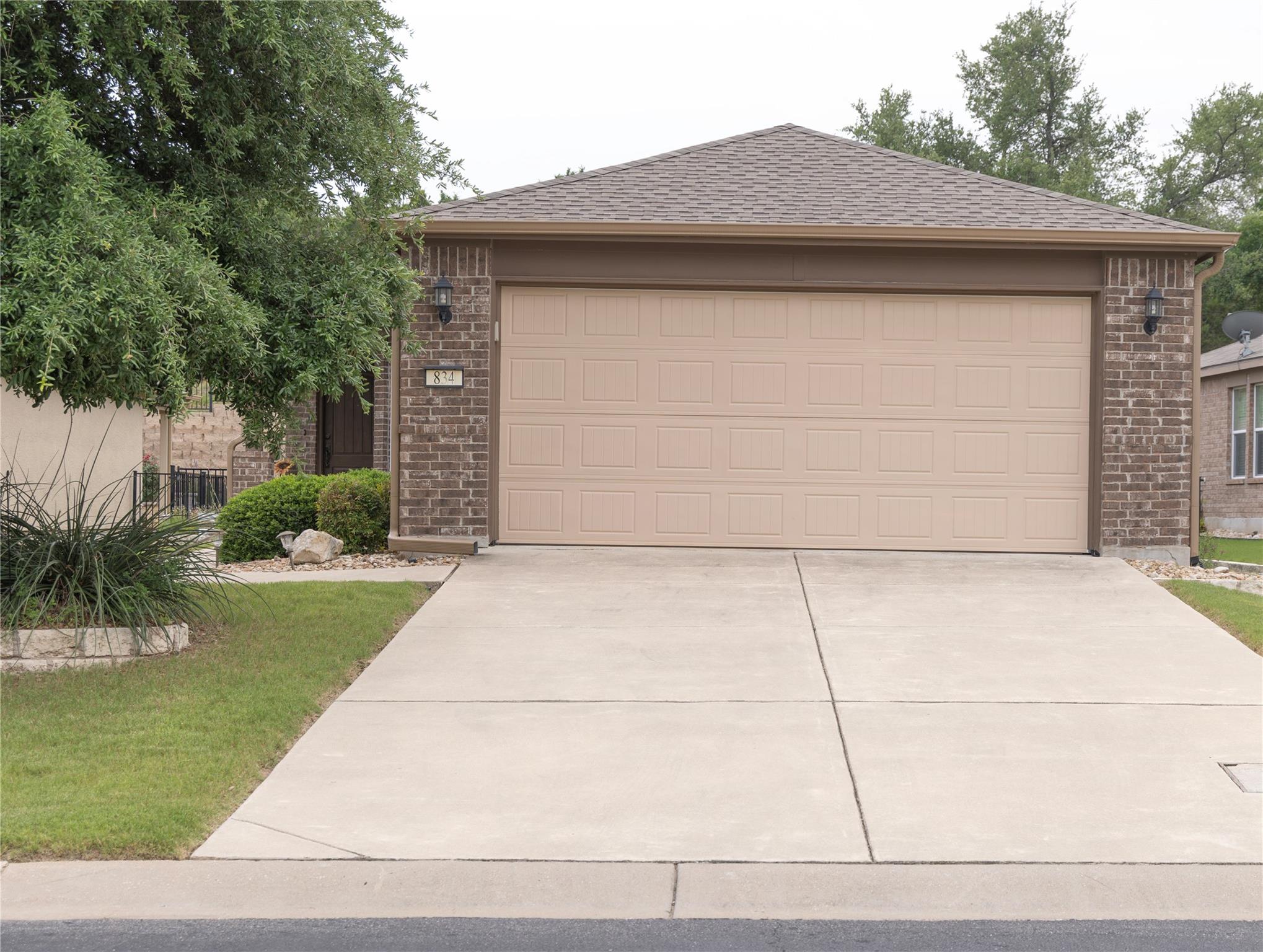 834 Salado Creek LN