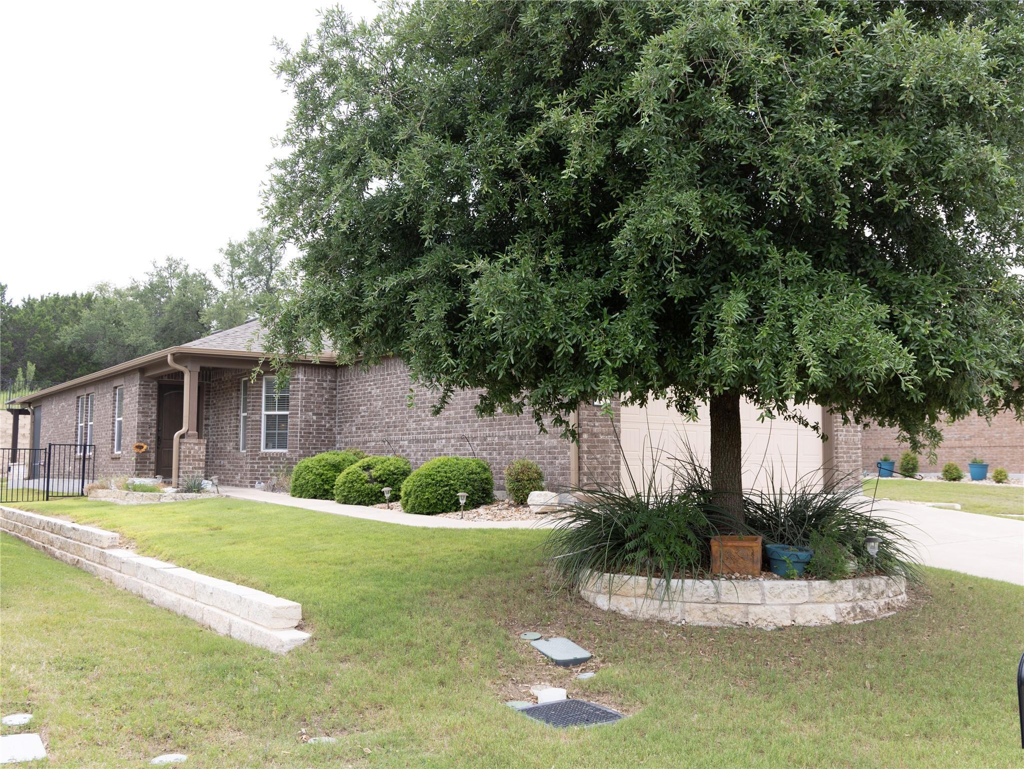 834 Salado Creek LN
