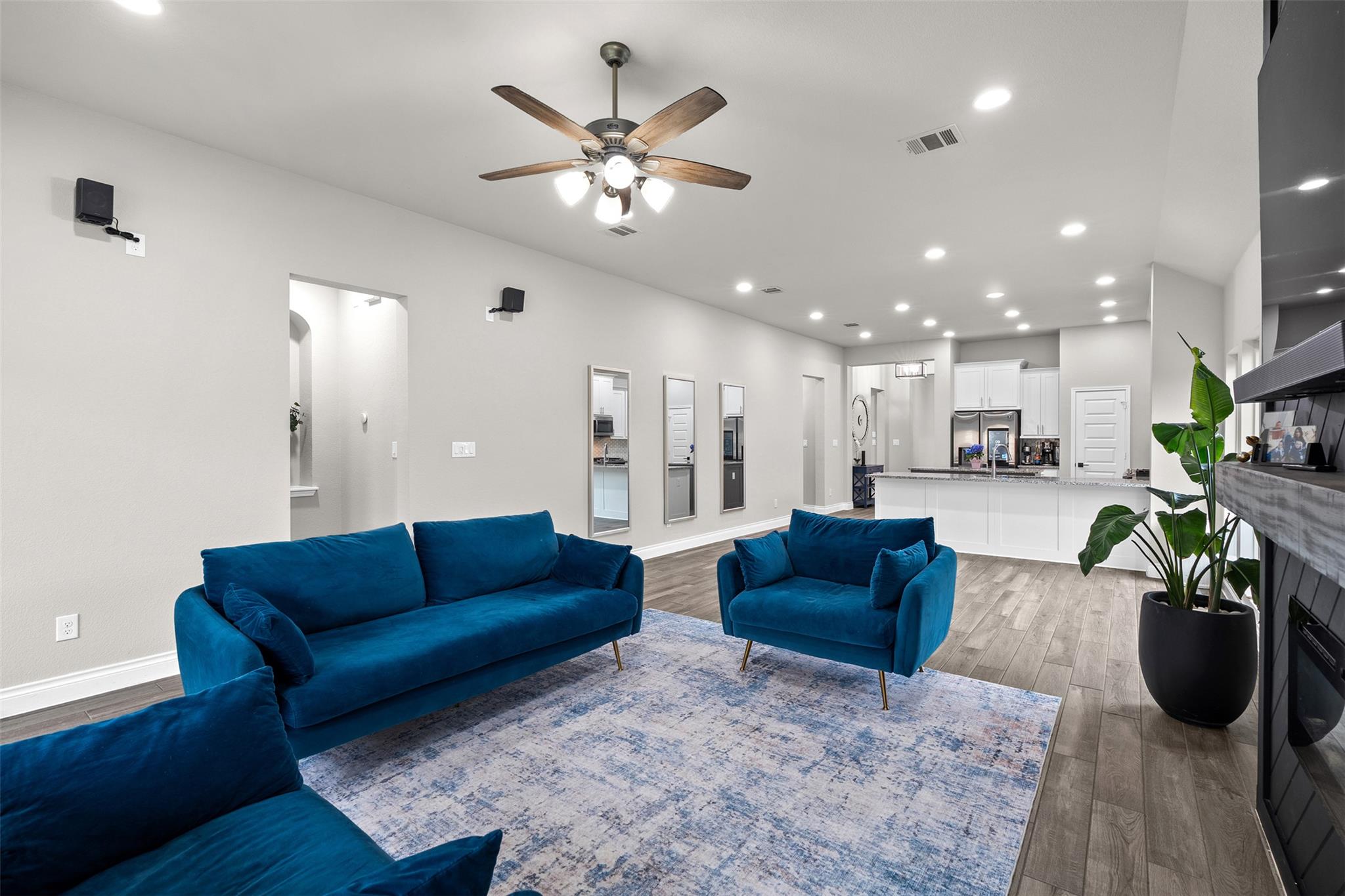 341 Pisa LN