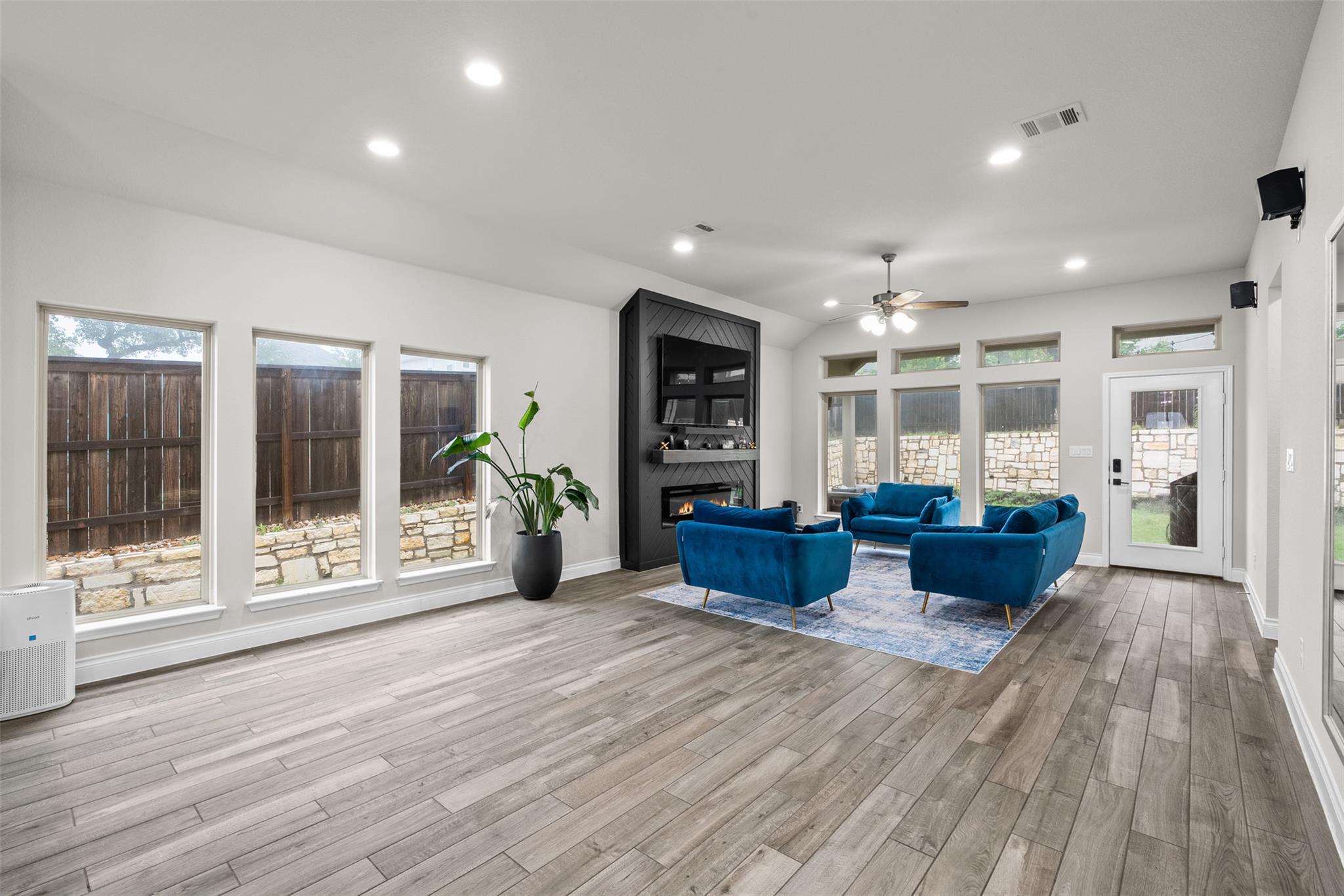 341 Pisa LN