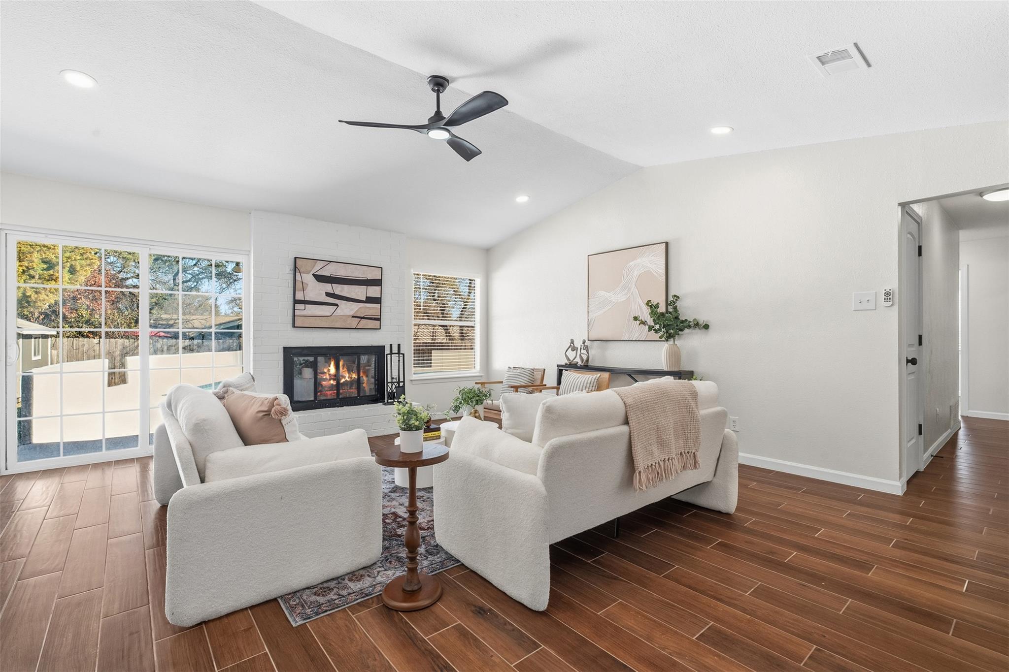 12401 Rusted Nail CV