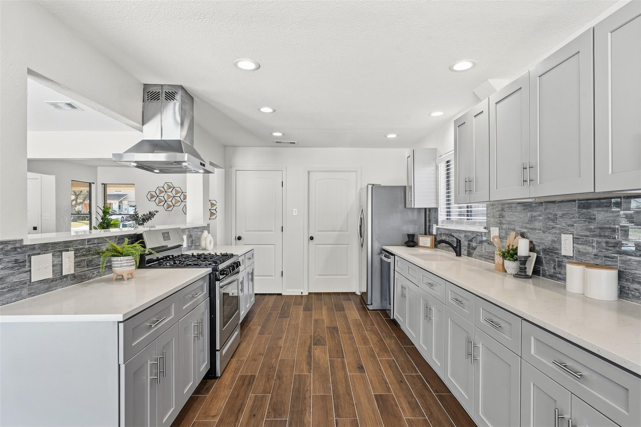 12401 Rusted Nail CV