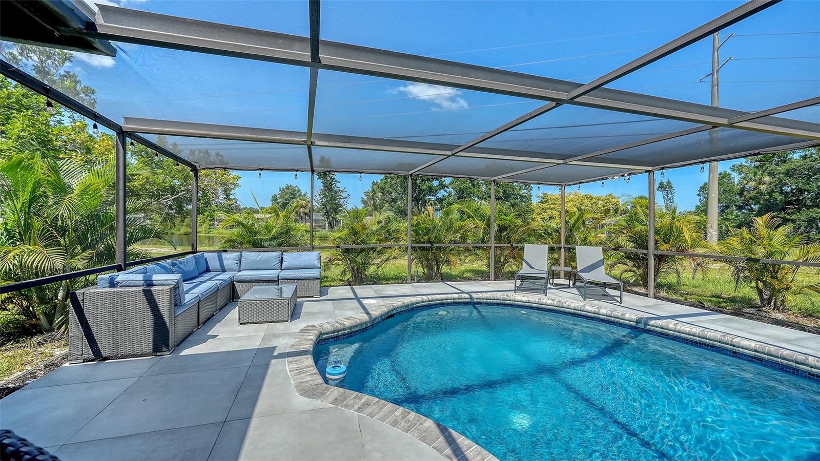 243 MOSS LN