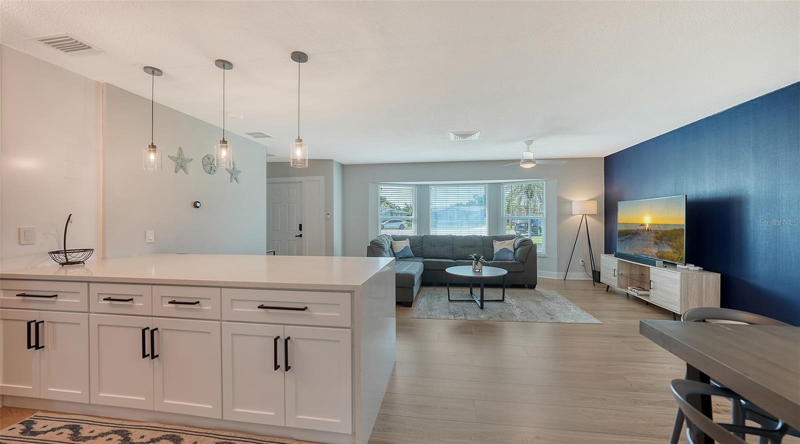 243 MOSS LN